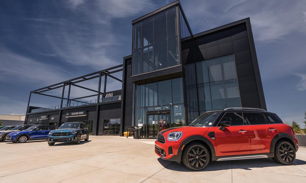 Dealership gallery photo 3